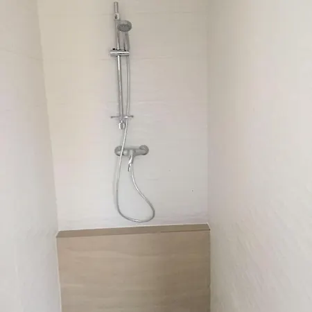 1 Bedroom For 4 別荘 *