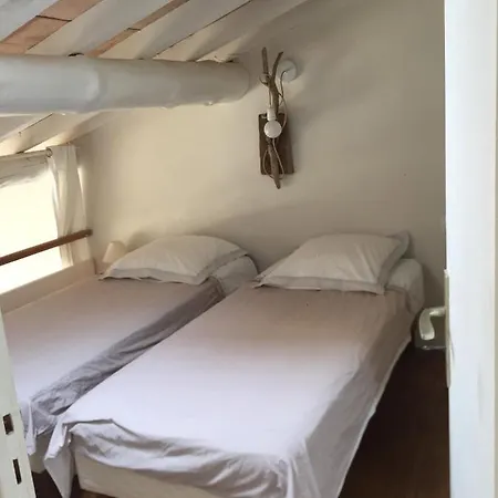 1 Bedroom For 4 別荘