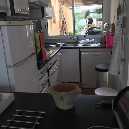 1 Bedroom For 4 * アグド